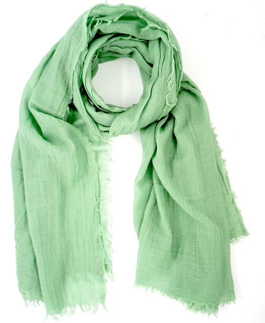 leichter Wollschal in hellem grün